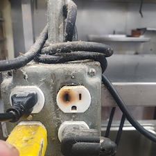 Commercial-Electrical-Repair-in-Metairie-LA 1