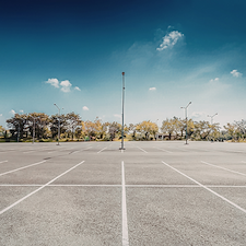 Commercial-Electrician-in-Metairie-Repairing-Parking-Lot-Pole-Lights-on-Veterans-Blvd 0