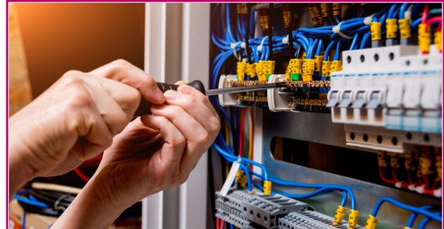 Emergency  Electrician Specializing in Circuit Breaker Panel Repairs for The Old Metairie / Causeway Neighborhood LA. 70001