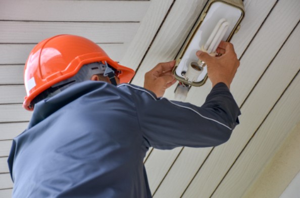Metairie Licensed Electrician Specializing in Outdoor and Indoor Lighting Repairs On Causeway Blvd. 