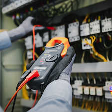 Residential-Electrician-Providing-Lighting-Repairs-for-the-Elmwood-Park-Neighborhood-in-Metairie-LA-1 1